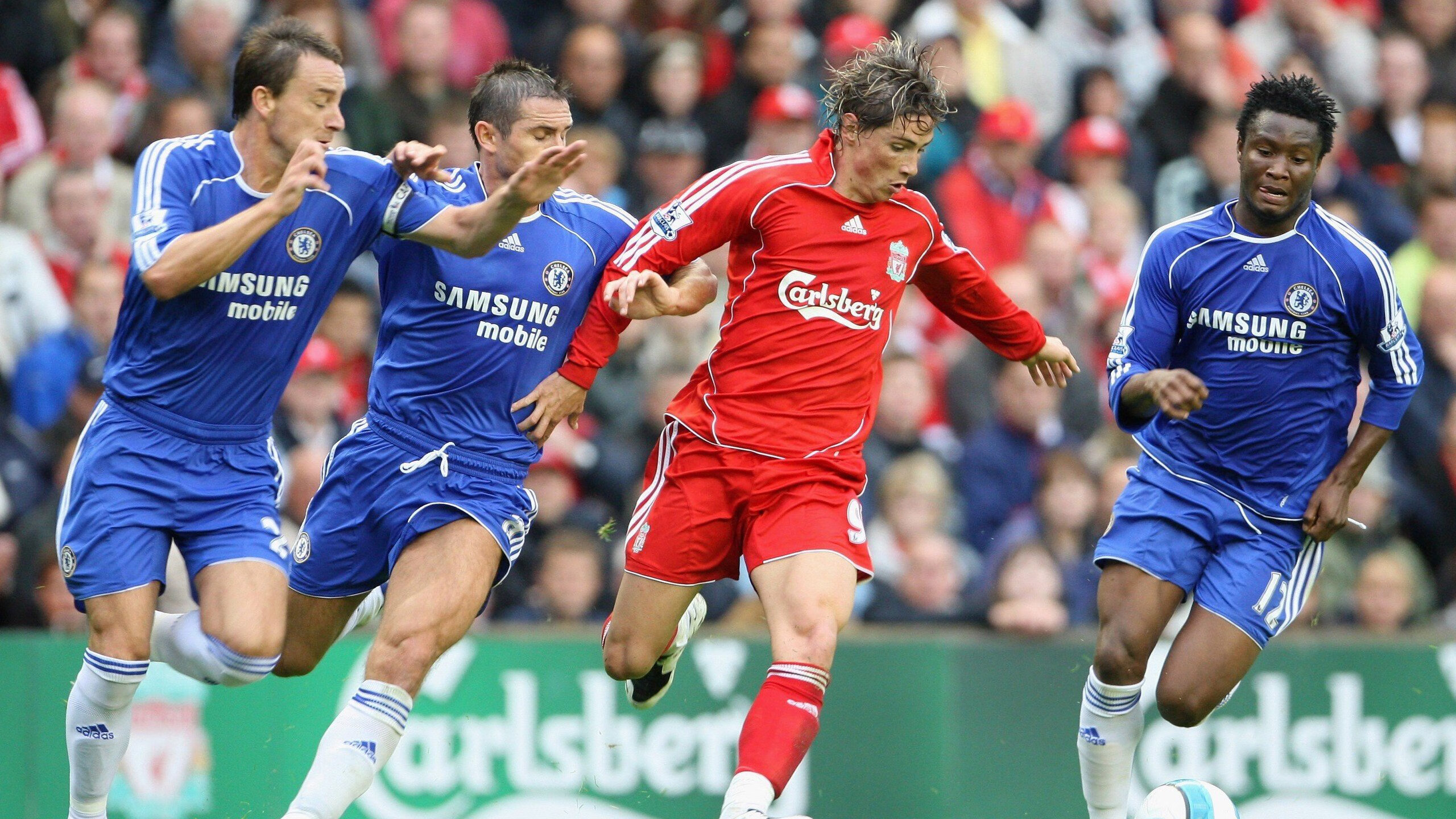 特色足球文化展在多地革命性推进文化交流，足球文化布置