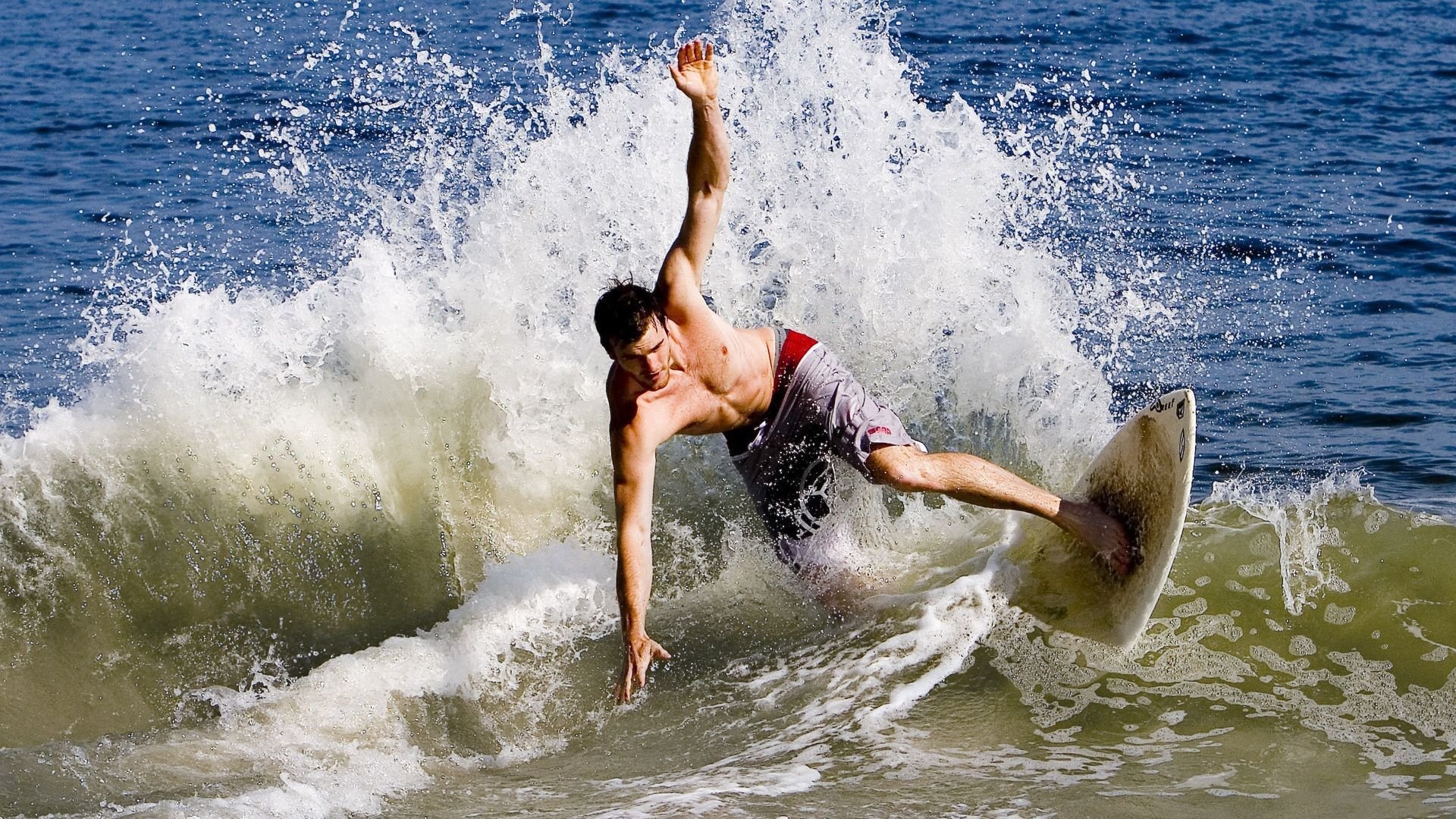 kaiyun开云入口平台-英超：布莱顿2-2平利物浦，激烈对攻精彩纷呈，布莱顿1_1利物浦